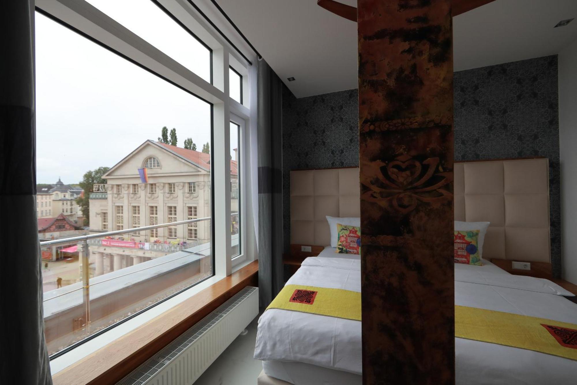 36 Pho Co Hotel & Suites Weimar  Buitenkant foto