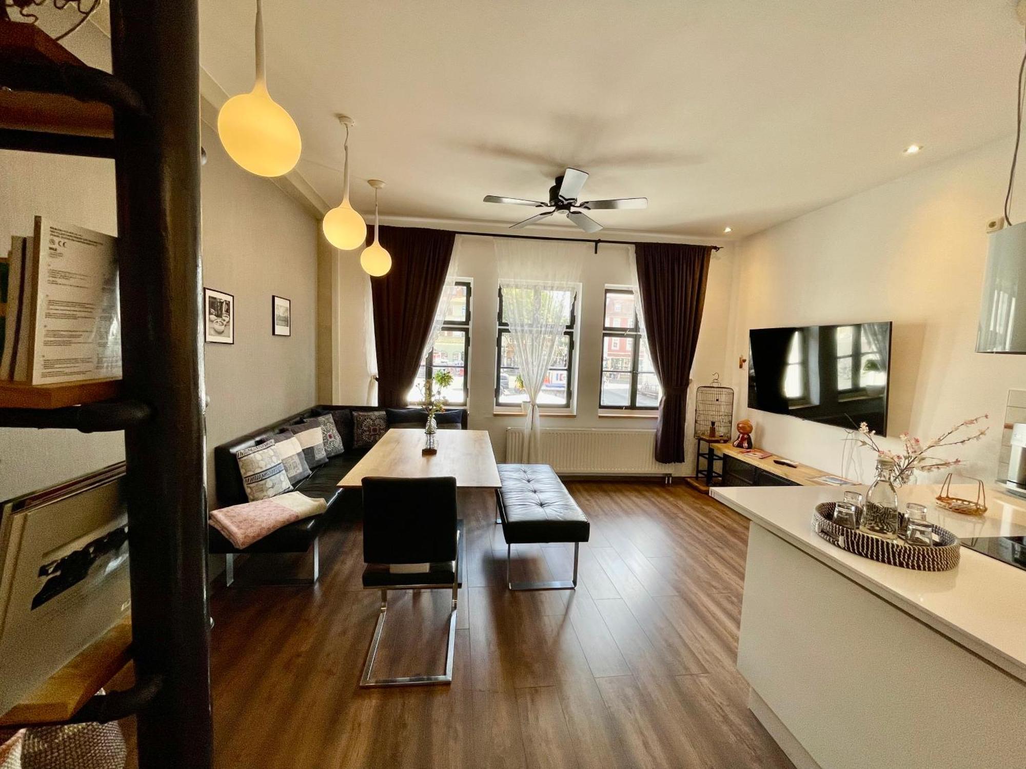 36 Pho Co Hotel & Suites Weimar  Buitenkant foto