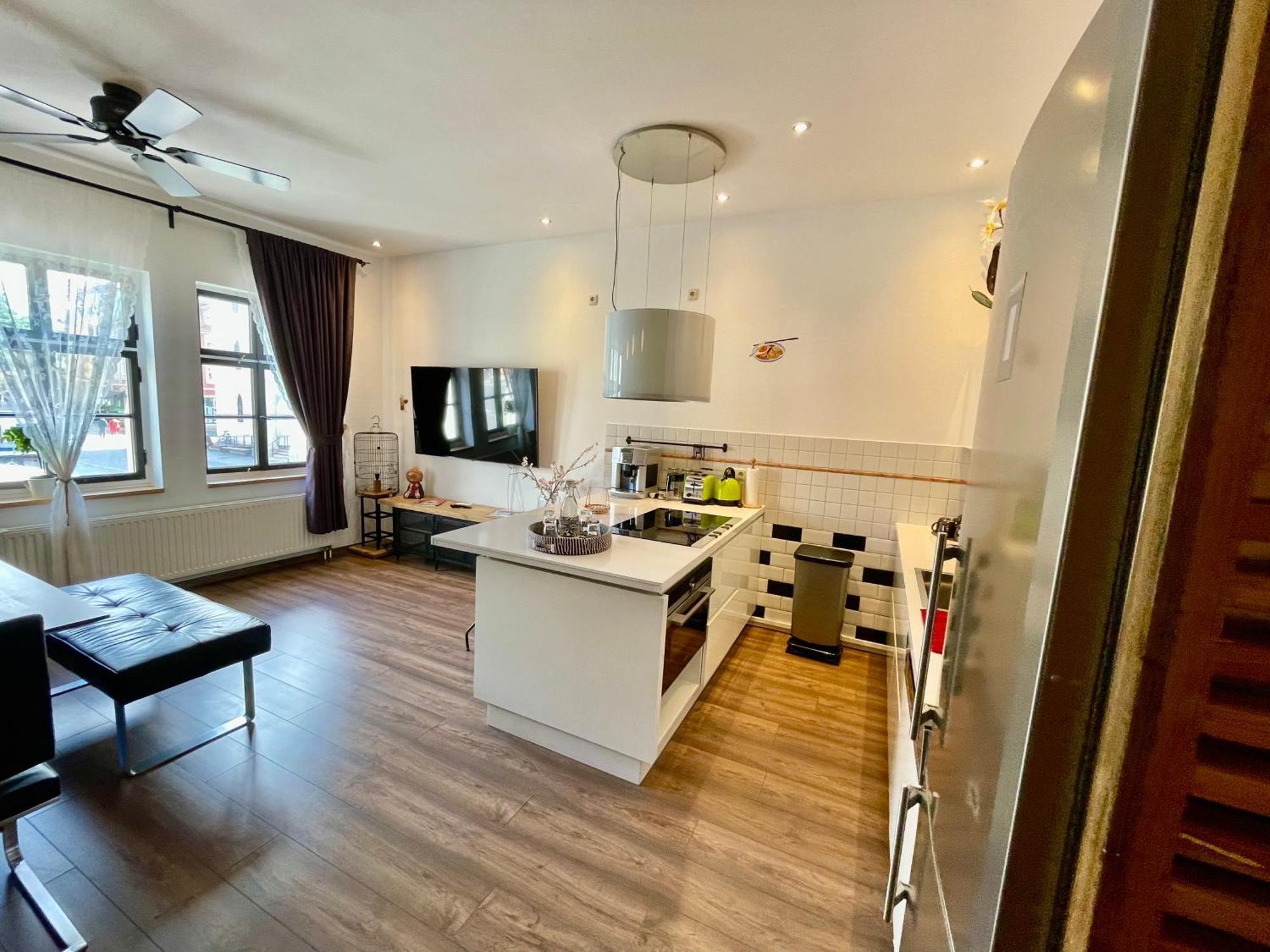 36 Pho Co Hotel & Suites Weimar  Buitenkant foto